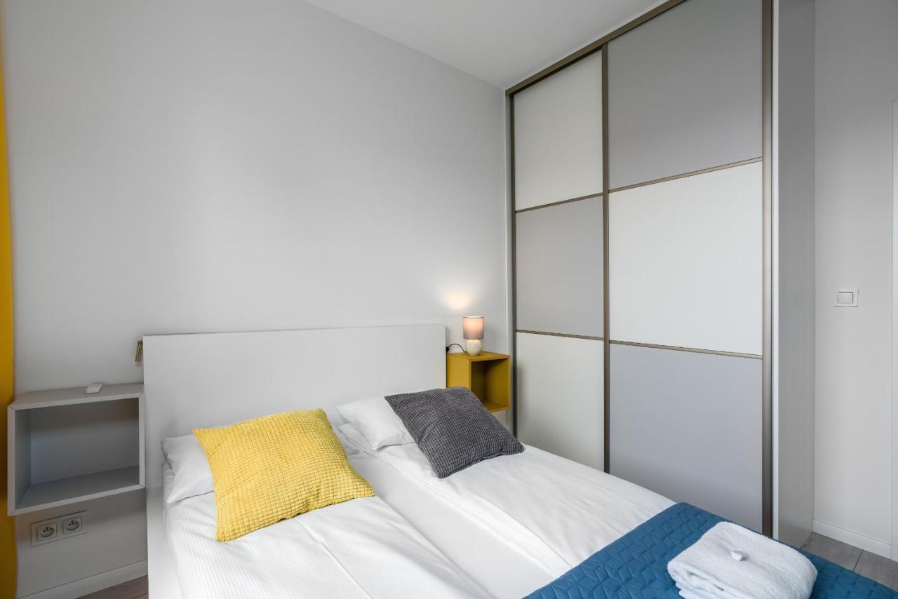 Esencja With Free Parking Garbary 104 By Renters * Познань