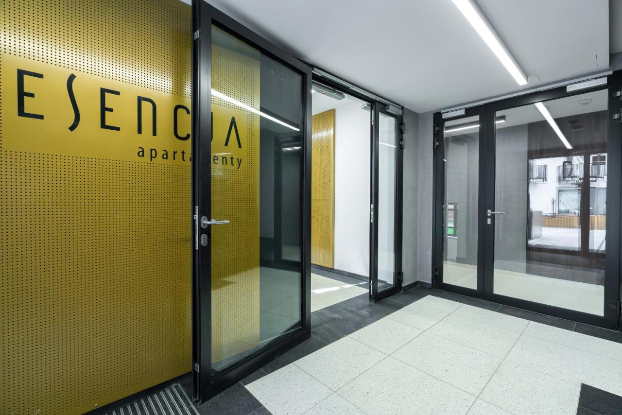 Esencja With Free Parking Garbary 104 By Renters Apartment