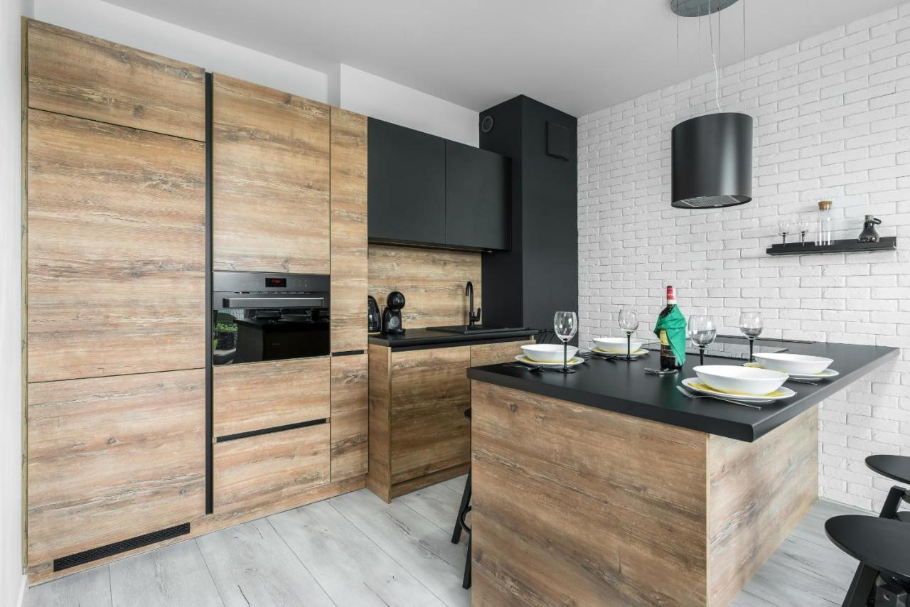 Esencja With Free Parking Garbary 104 By Renters Apartment