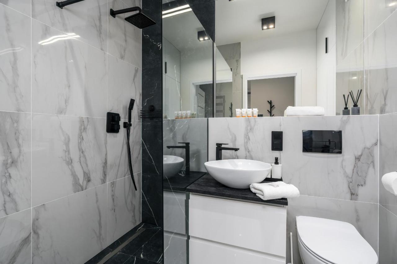 Apartment Esencja With Free Parking Garbary 104 By Renters *