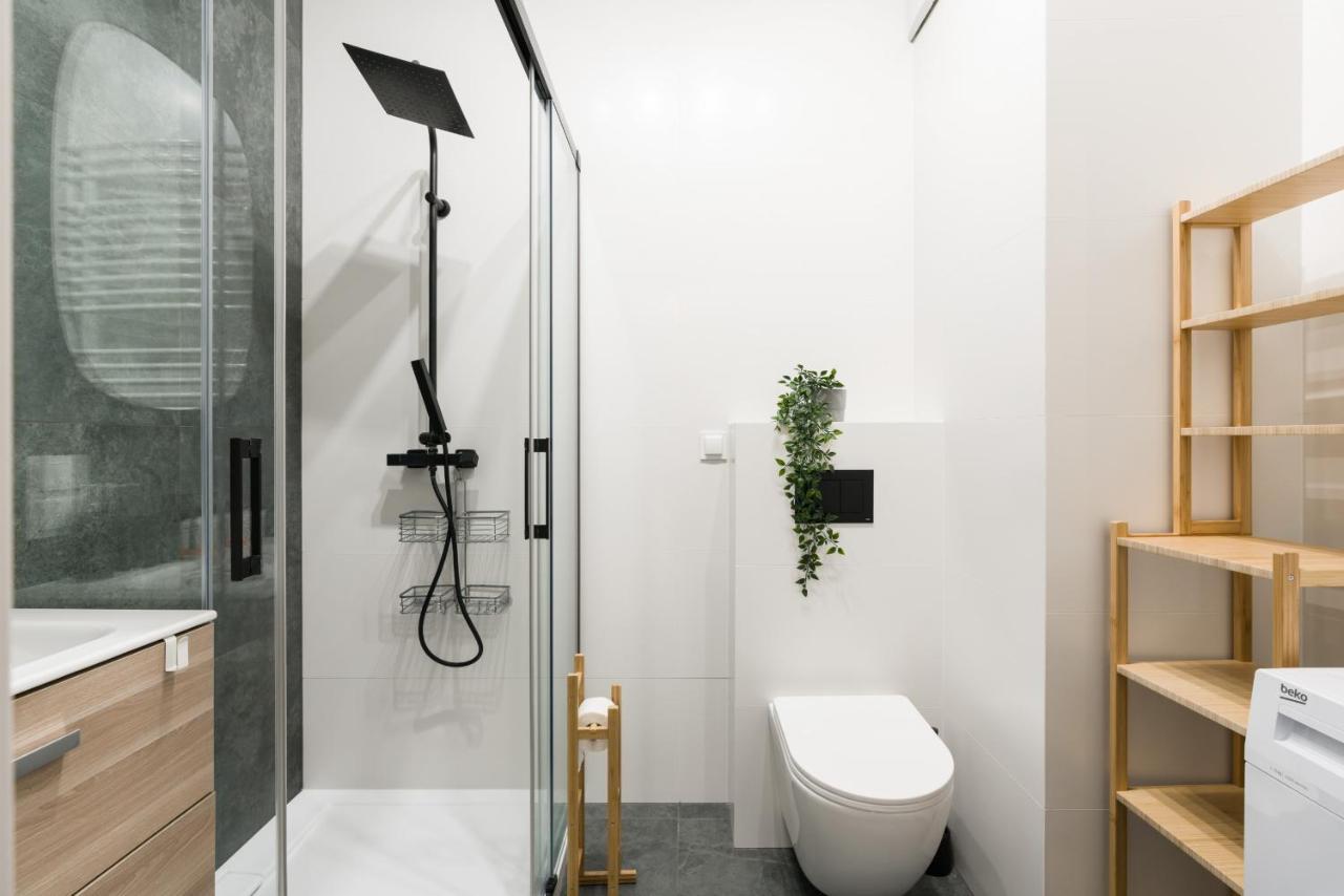 Apartment Esencja With Free Parking Garbary 104 By Renters Poznan