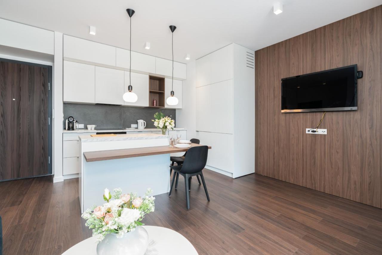 Esencja With Free Parking Garbary 104 By Renters Apartment