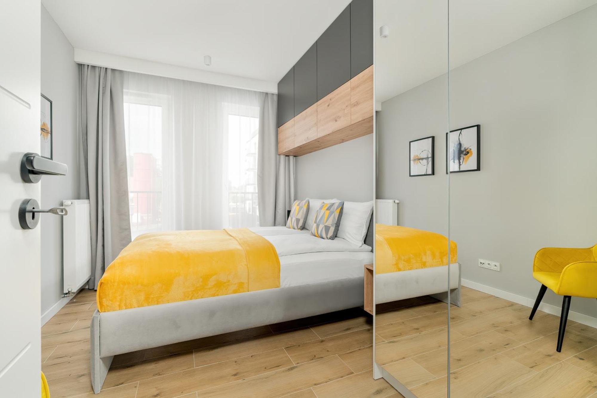 Apartment Esencja With Free Parking Garbary 104 By Renters